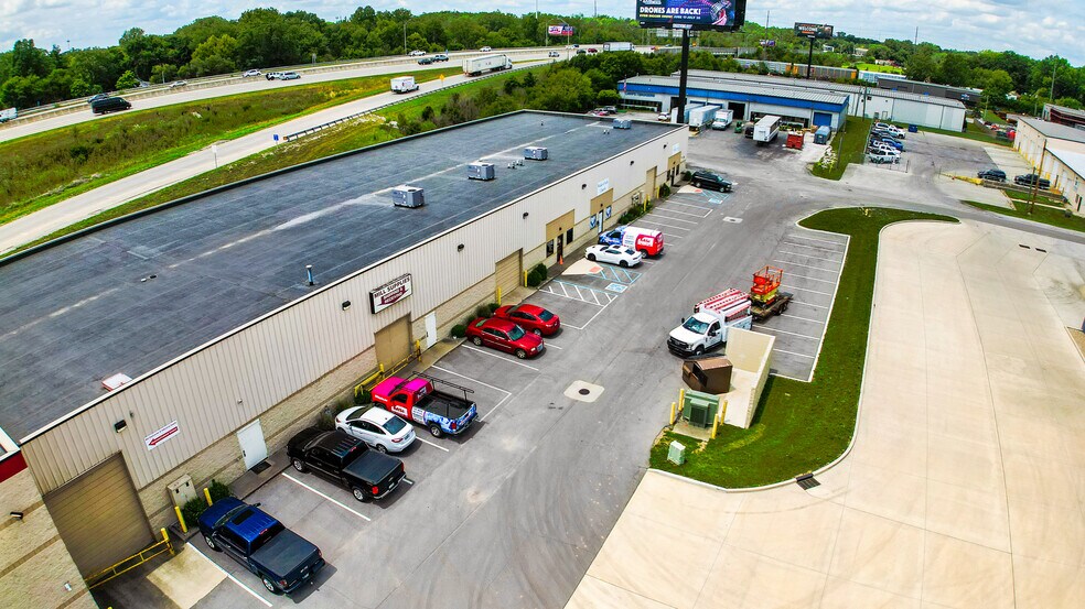 More Photos Of 7522-7528 E Pendleton Pike, Indianapolis Light Distribution For Sale