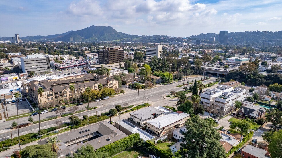 More Photos Of 11001 Hortense St, West Toluca Lake Apartments For Sale