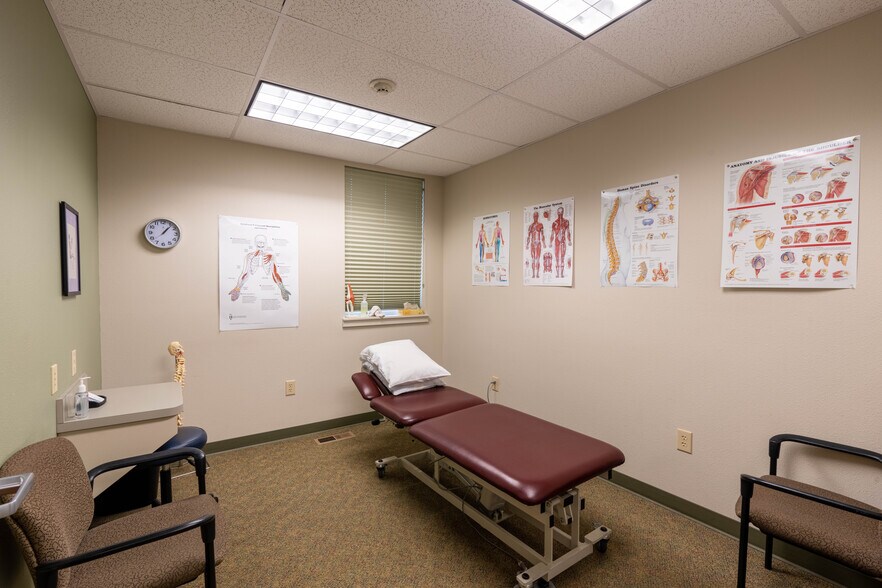 More Photos Of 2645 N 17th St, Coos Bay Medical For Sale