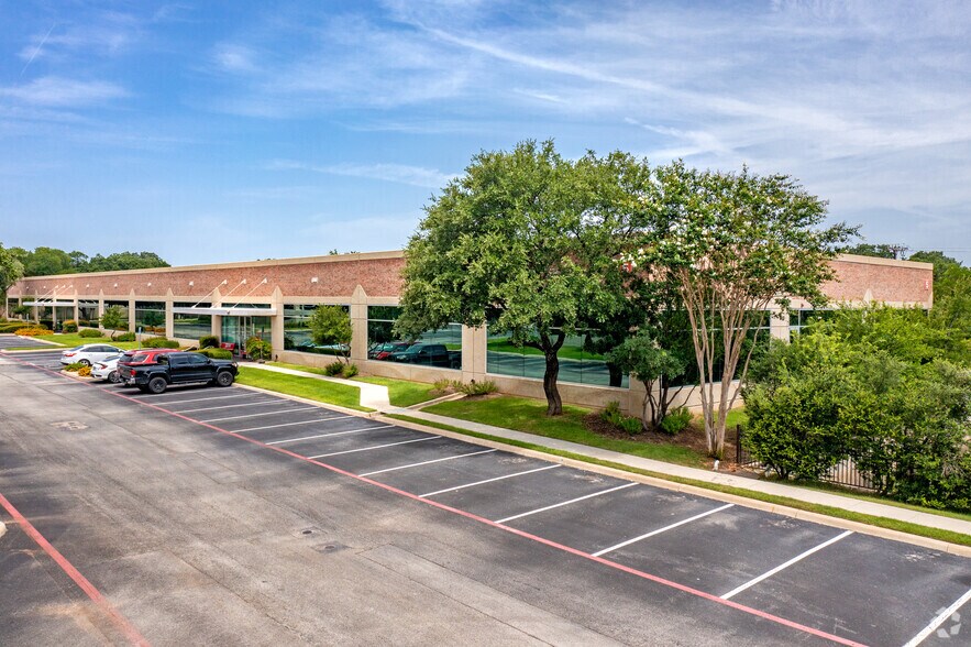 More Photos Of 17319 San Pedro Ave, San Antonio Unknown For Lease