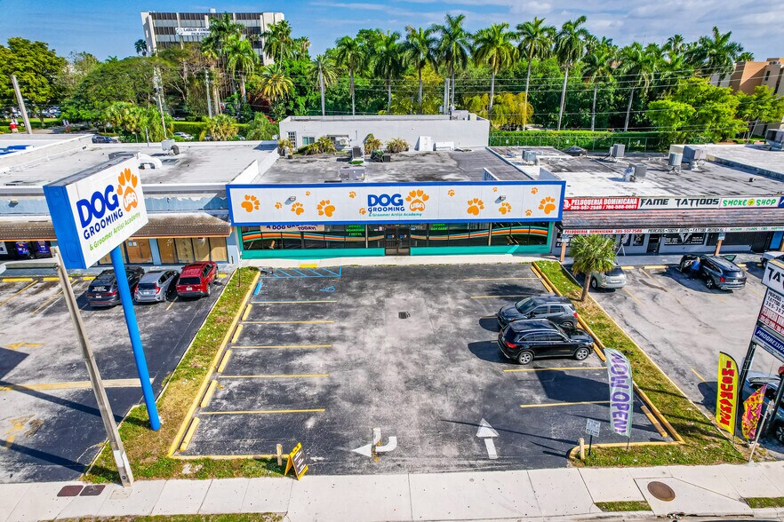 More Photos Of 1415 W 49th St, Hialeah Freestanding For Lease