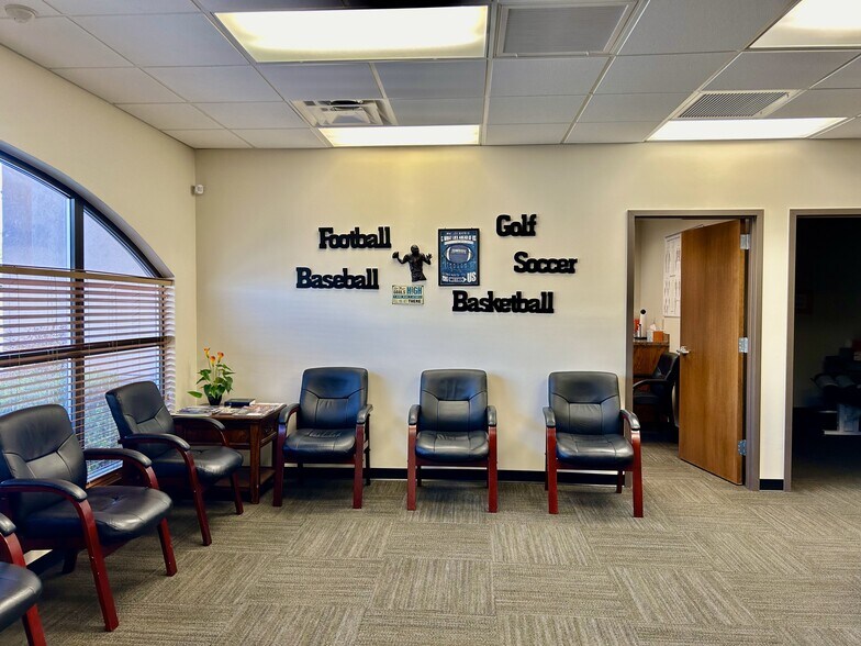 More Photos Of 4404-4416 W Houston St, Broken Arrow Medical For Sale