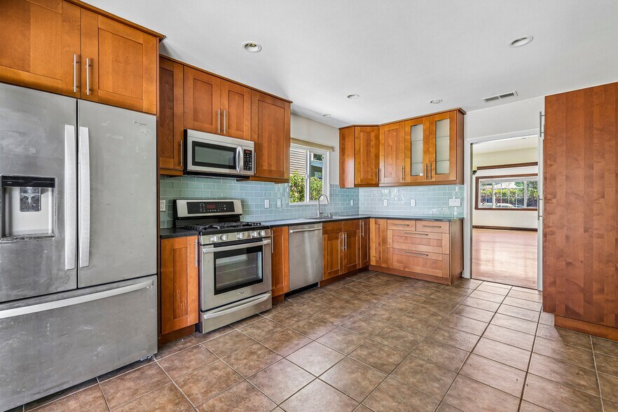More Photos Of 3378 N Mountain View Dr, San Diego Apartments For Sale