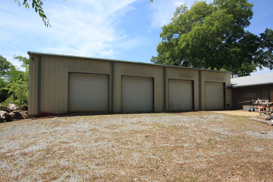 More Photos Of 64 Waddell Cir, Aragon Industrial For Sale