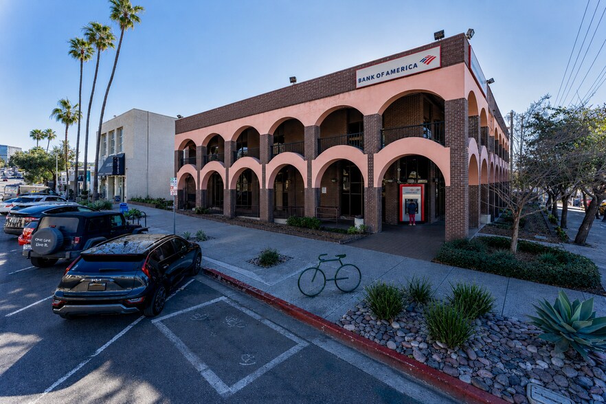 Primary Photo Of 7680 Girard Ave, La Jolla Office For Lease
