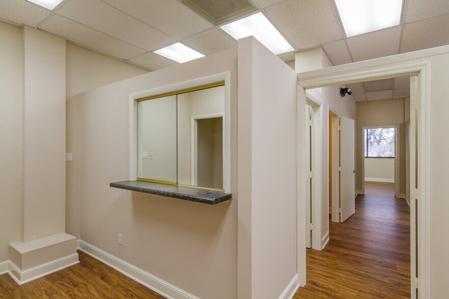 More Photos Of 1425 Viscaya Pky, Cape Coral Medical For Lease