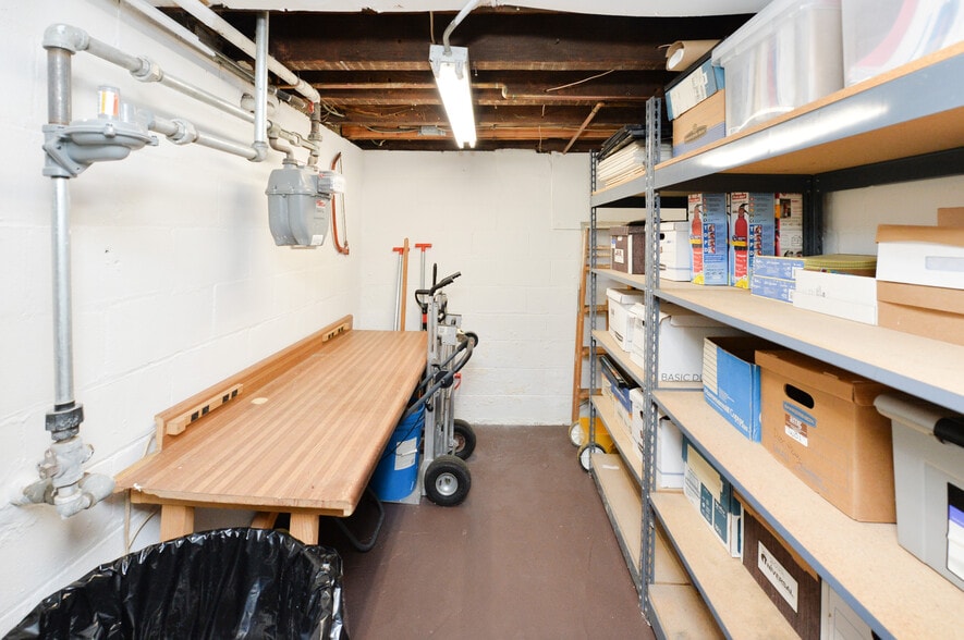 More Photos Of 169 Dayton St, Ridgewood Loft Creative Space For Sale