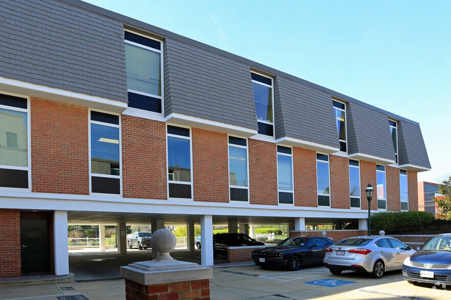 More Photos Of 4611-4701 Sangamore Rd, Bethesda Unknown For Lease