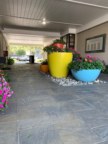 More Photos Of 1280 Boulevard Way, Walnut Creek Medical For Lease