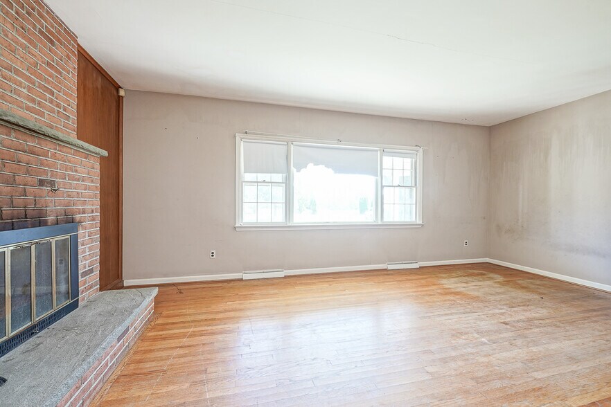 More Photos Of 73 Berlin Cross Keys Rd, Williamstown Specialty For Sale