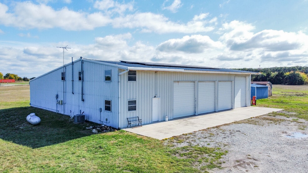 More Photos Of 6444 E Lone Oak Rd, Valley View Storefront Retail Office For Sale