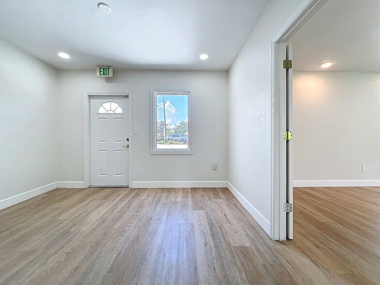 More Photos Of 507 East St, Longwood Office Residential For Lease