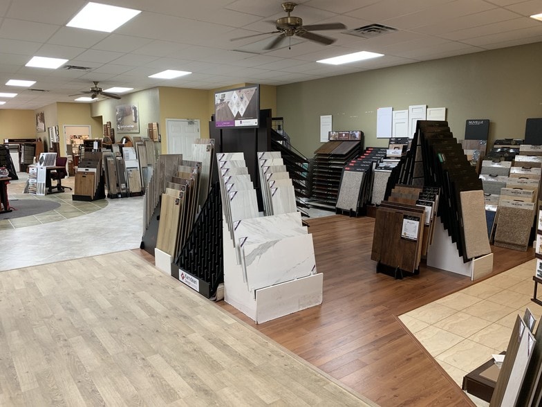 More Photos Of 32379 Broadway St, Sebring Storefront For Sale