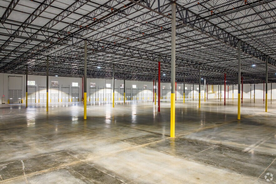 More Photos Of 3611 Jonesboro Rd, Atlanta Distribution For Lease
