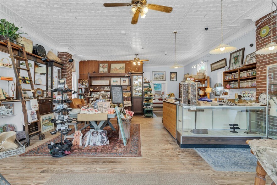 More Photos Of 119 Market st, Imperial Freestanding For Sale