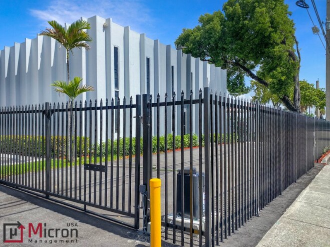 More Photos Of 2351 N Dixie Hwy, Pompano Beach Flex For Lease