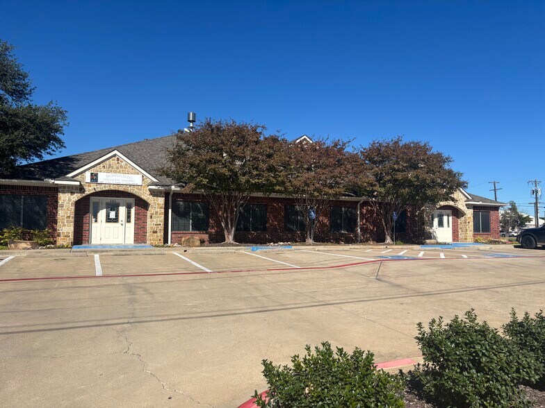More Photos Of 649 Alsbury Blvd, Burleson Medical For Lease