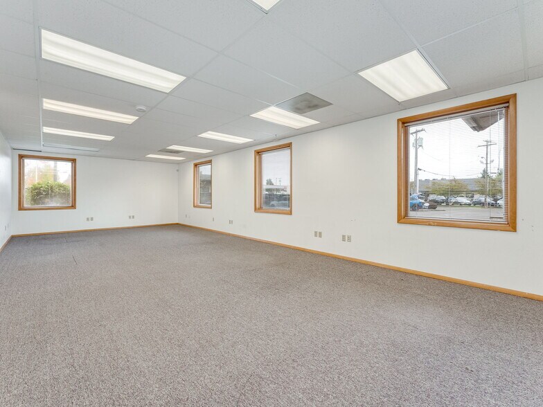 More Photos Of 2275 NE McDaniel Ln, Mcminnville Office For Lease