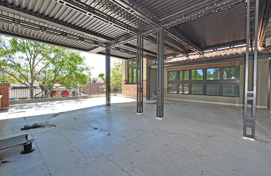 More Photos Of 725 Main St, Pleasanton Restaurant For Sale