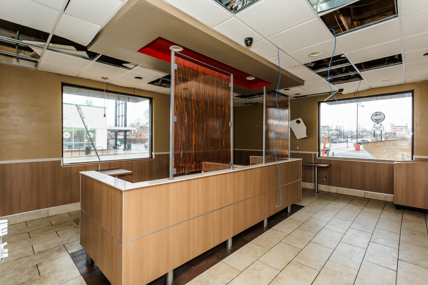 More Photos Of 224 E 103rd St, Chicago Fast Food For Sale