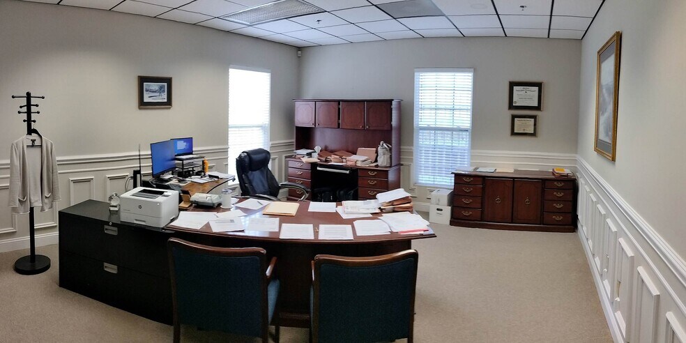 More Photos Of 7229 Albemarle Rd, Charlotte Office For Sale