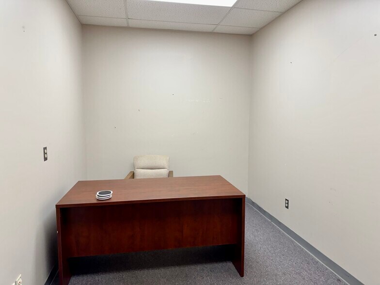 More Photos Of 207 Highpoint Ave, Portsmouth Research And Development For Lease