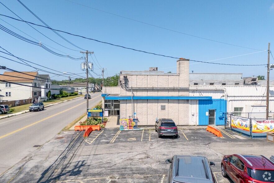 More Photos Of 60 Dingens St, Buffalo Light Distribution For Lease
