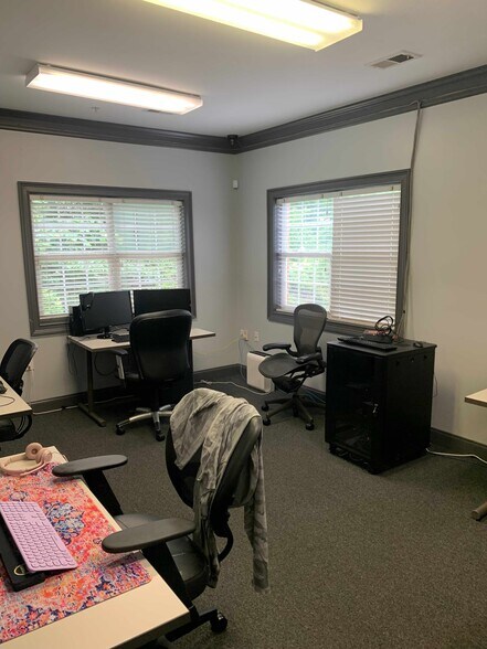 More Photos Of 417-429 Creekstone Rdg, Woodstock Office For Sale