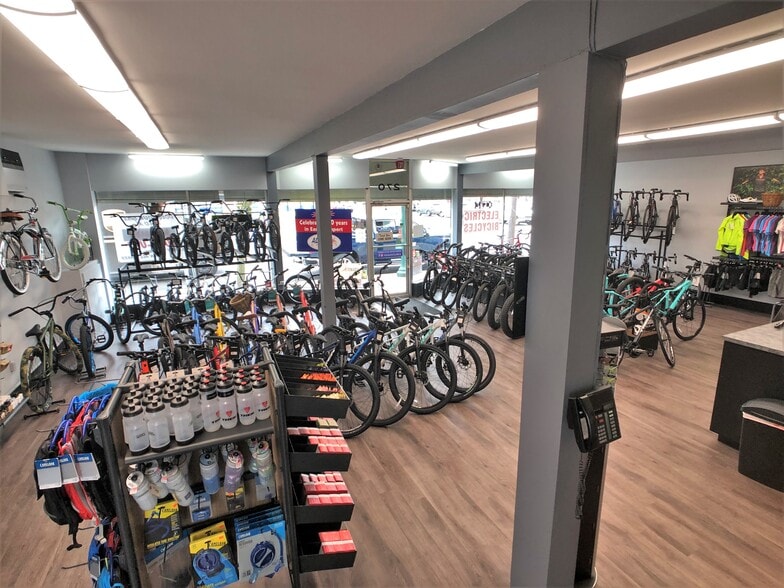 More Photos Of 270 Larkfield Rd, East Northport Storefront Retail Office For Sale