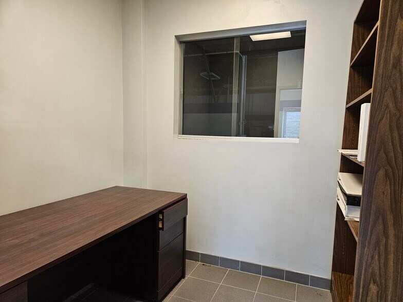 More Photos Of 4525 Sunset Blvd, Steubenville Storefront Retail Office For Lease