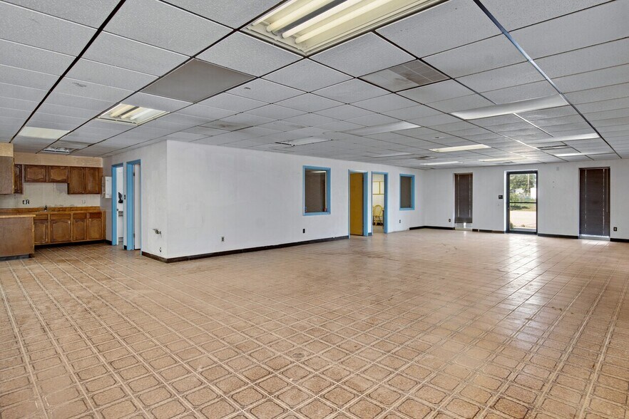 More Photos Of 200 Sioux Ave, Simla Manufacturing For Sale