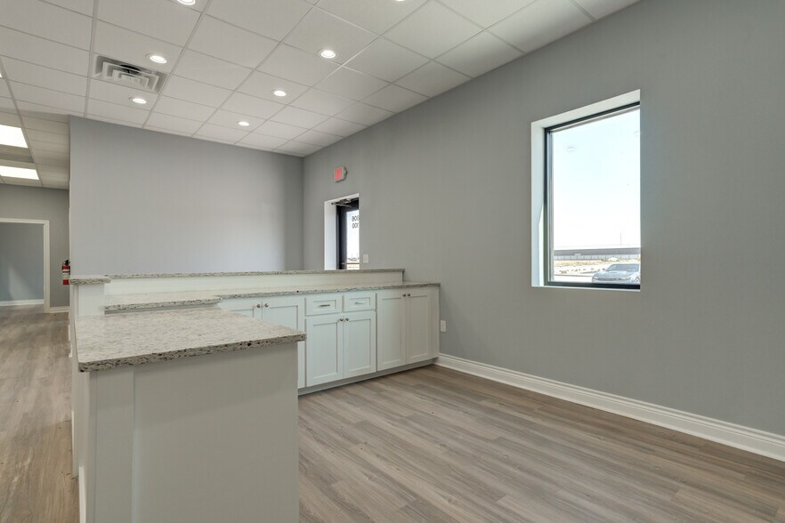 More Photos Of 9007 CR 6820, Lubbock Warehouse For Lease