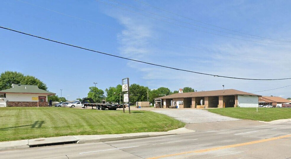 More Photos Of 449 S Church St, Saint Peters Restaurant For Sale