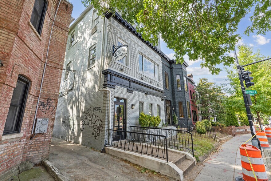 More Photos Of 1802 11th St NW, Washington Office For Lease