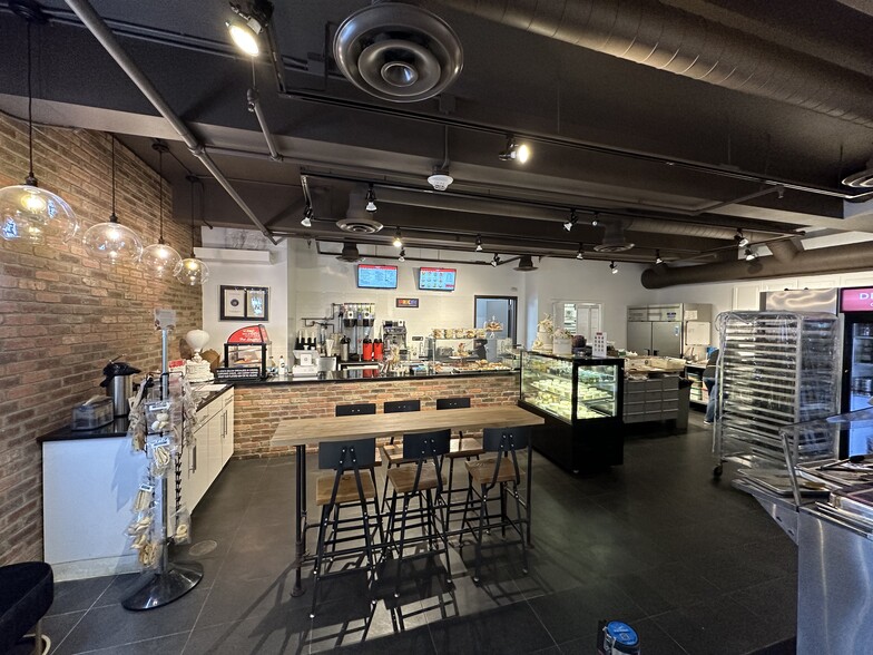 More Photos Of 100 Challenger Rd, Ridgefield Park Office For Lease