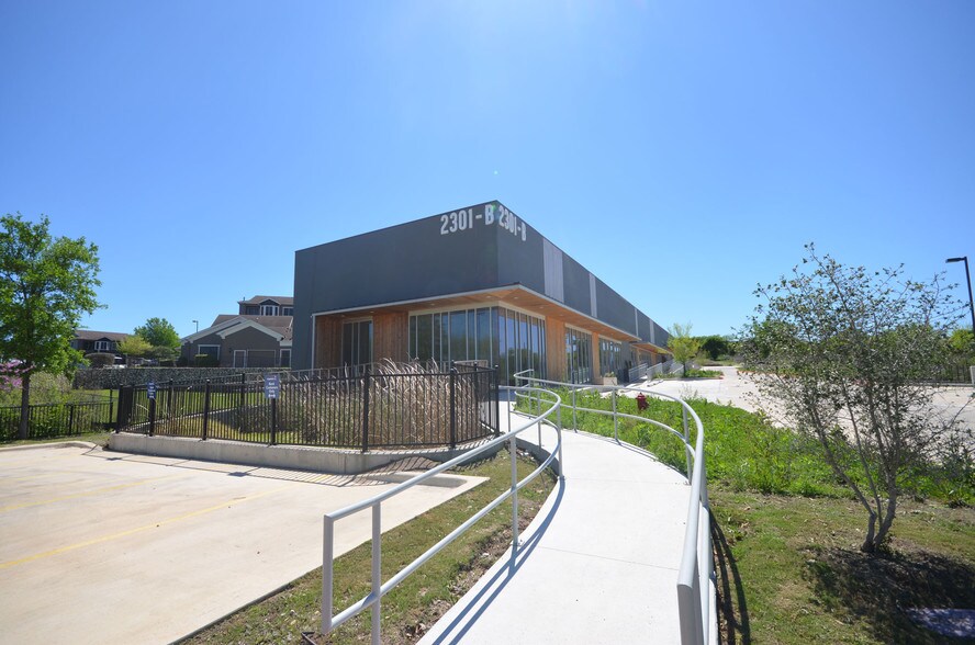 More Photos Of 2301 E Riverside Dr, Austin Unknown For Lease