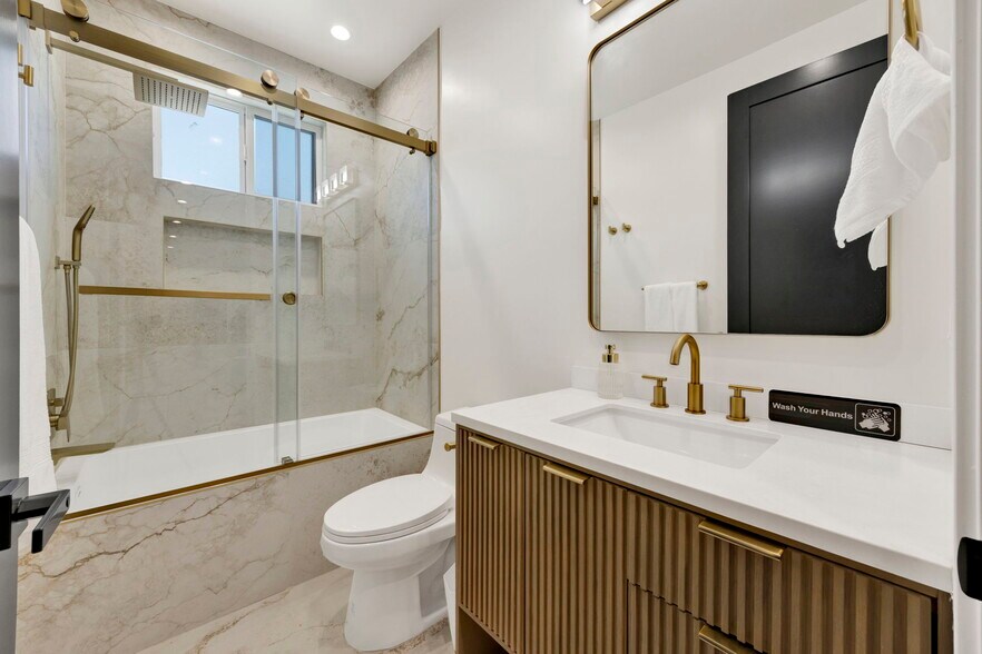 More Photos Of 7410 Denny Ave, Sun Valley Healthcare For Sale