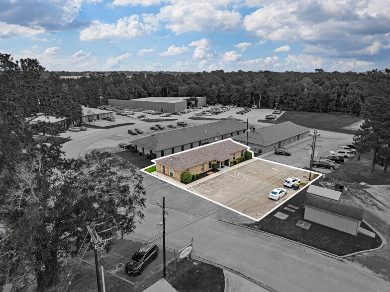 More Photos Of 105 Commercial Cir, Conroe Medical For Sale