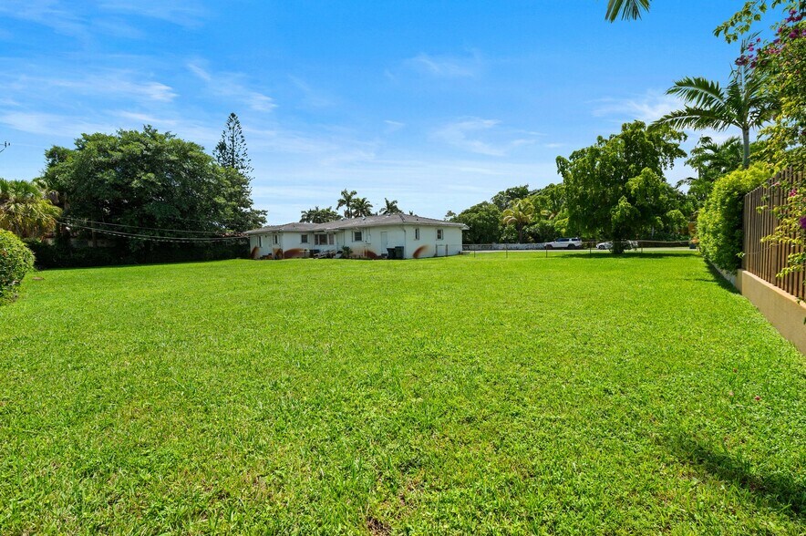 More Photos Of 20 SW 4th St, Dania Office For Sale