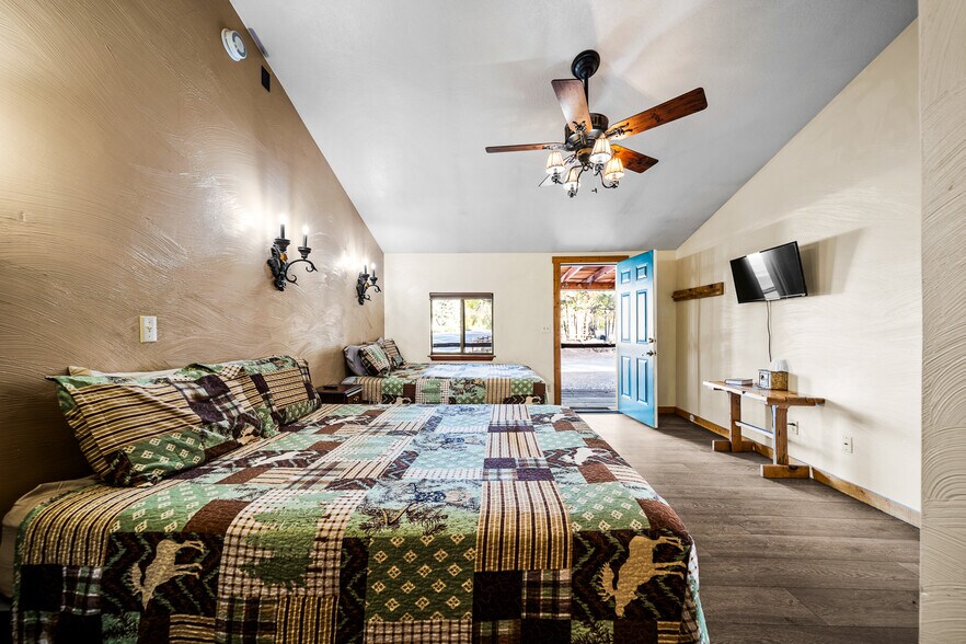 More Photos Of 2089 E White Mountain Blvd, Pinetop Hotel For Sale