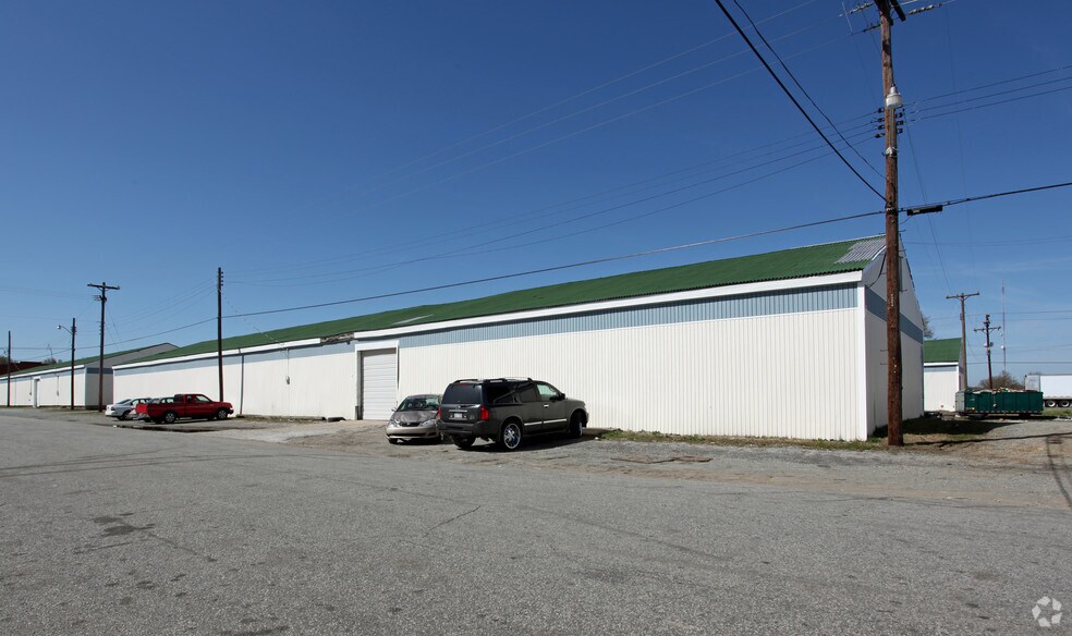 More Photos Of 827 Goldsboro, Greensboro Warehouse For Lease