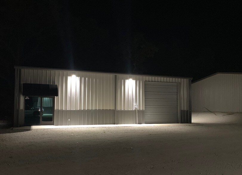 More Photos Of 1011 Upper Denton Rd, Weatherford Warehouse For Lease