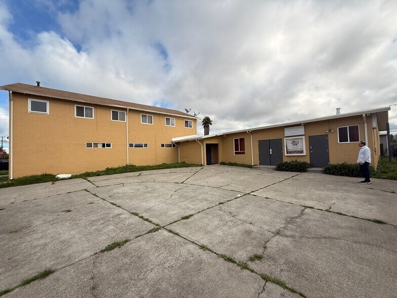Primary Photo Of 1850 15th St, San Pablo Religious Facility For Sale
