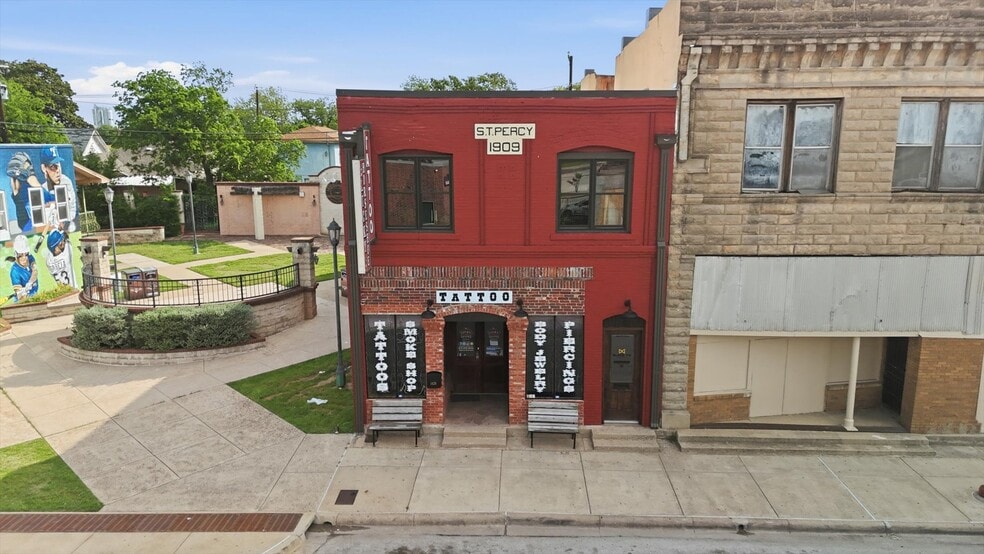 Primary Photo Of 1426 N Main St, Fort Worth Storefront Retail Office For Lease