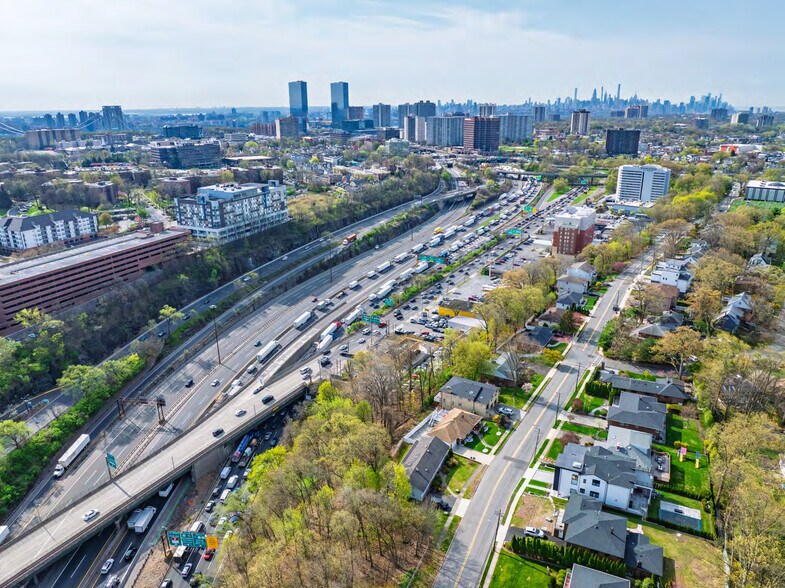 More Photos Of 2215 State Route 4, Fort Lee Land For Lease