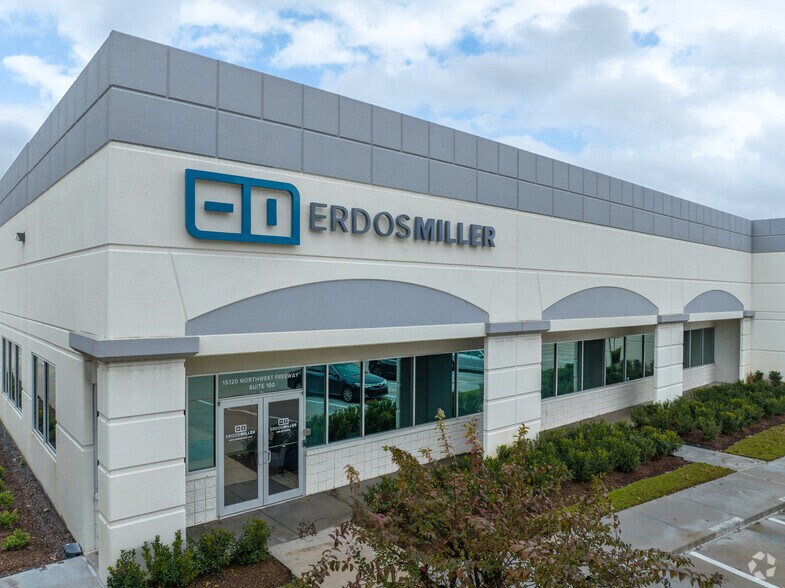 More Photos Of 15120 Northwest Fwy, Houston Light Distribution For Lease