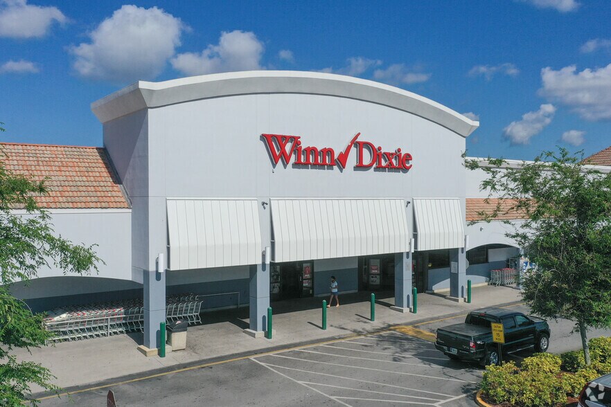 More Photos Of 9023-9217 Little Rd, New Port Richey General Retail For Lease
