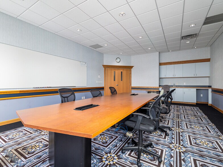 More Photos Of 490 Park Dr, Weirton Office For Sale