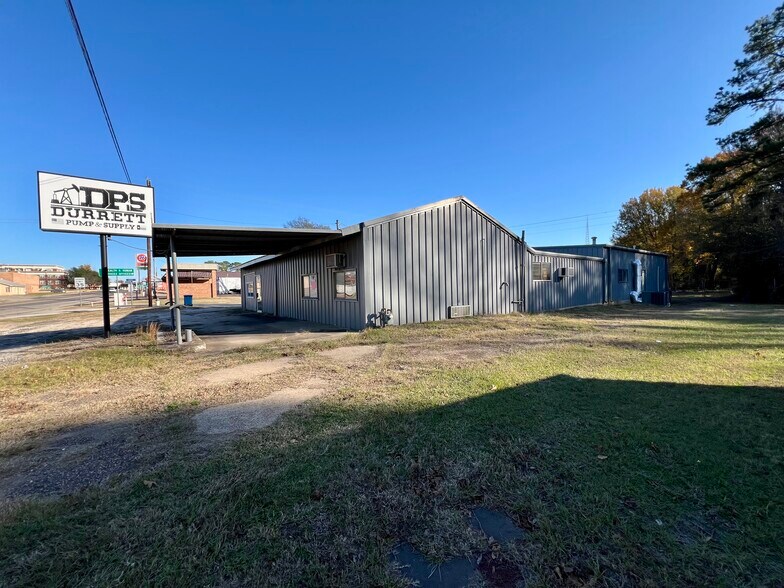 More Photos Of 402 Bermuda st, Quitman Flex For Sale