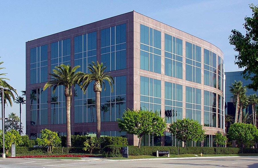 More Photos Of 3900 Kilroy Airport Way, Long Beach Unknown For Lease